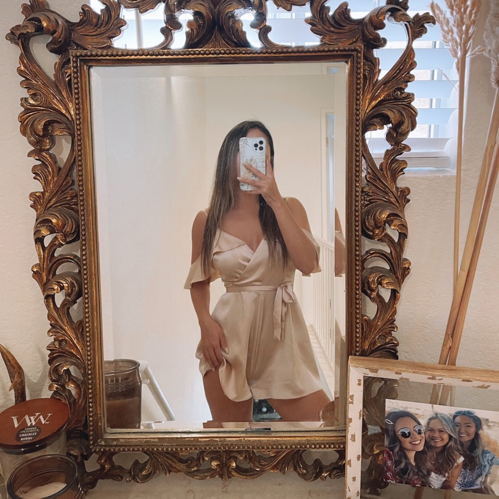 Silky Romper - Off the shoulder (Soft gold)